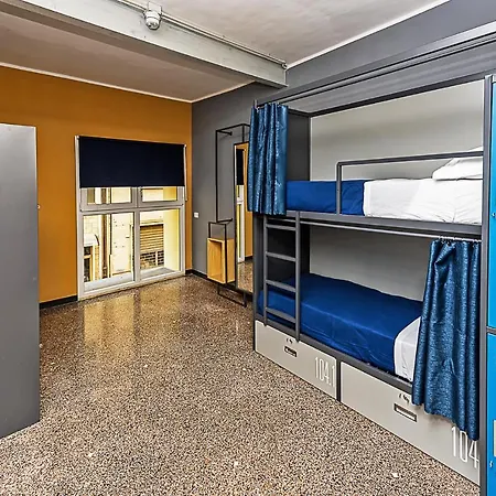 Marathon Hostel *