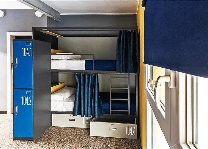 Хостел Marathon