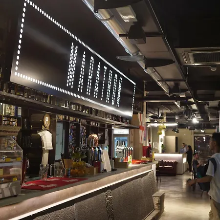 Vandrarhem Marathon *